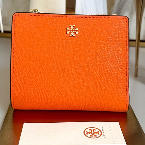 Tory Burch Handbags - NWT TORY BURCH Mini Emerson Wallet